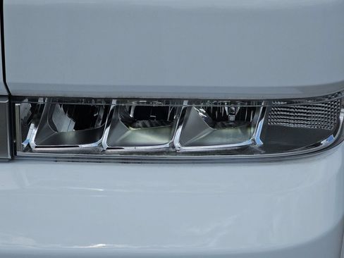 Used 2024 Chevrolet Brightdrop 400 w/ Commercial Equipment Package AWD/4WD image 30