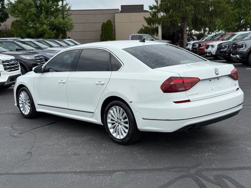 Used 2017 Volkswagen Passat 1.8T SE FWD image 6