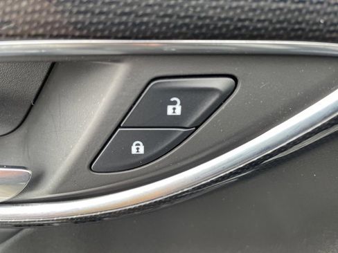 Used 2023 Buick Envision Essence w/ Sport Touring Package image 17