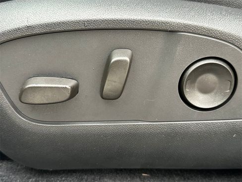 New 2026 Chevrolet Equinox EV LT image 22