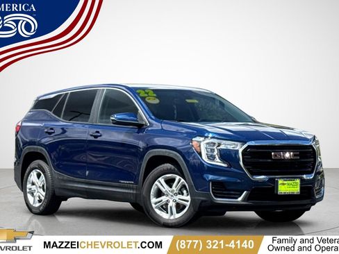 Used 2022 GMC Terrain SLE w/ LPO, Floor Liner Package AWD/4WD image 1