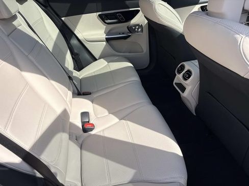 Used 2025 Mercedes-Benz GLC 300 w/ Winter Package image 21