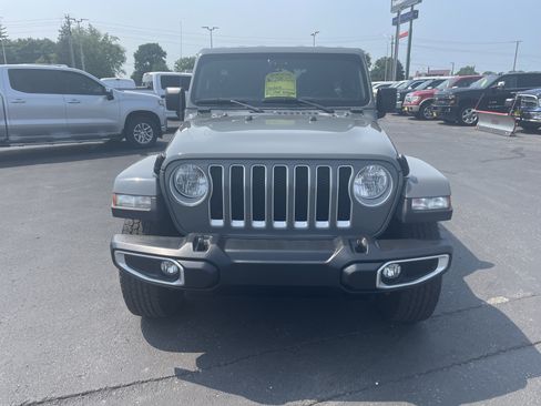 Used 2021 Jeep Wrangler Unlimited Sahara AWD/4WD image 3