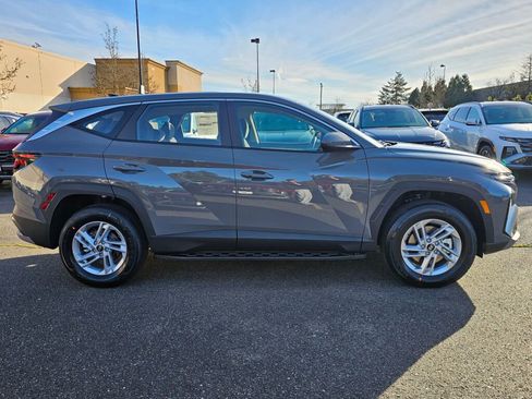 New 2026 Hyundai Tucson SE image 8