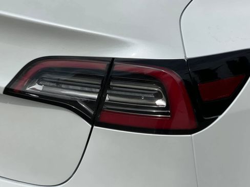 Used 2020 Tesla Model 3 Standard Range Plus RWD image 34