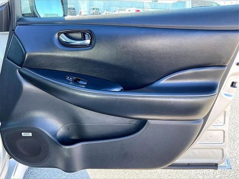 Used 2018 Nissan Leaf SL w/ SL Technology Package image 12