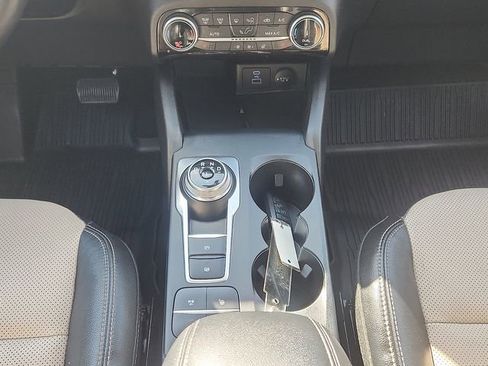 Certified 2022 Ford Escape Titanium w/ Titanium Elite Package AWD/4WD image 19