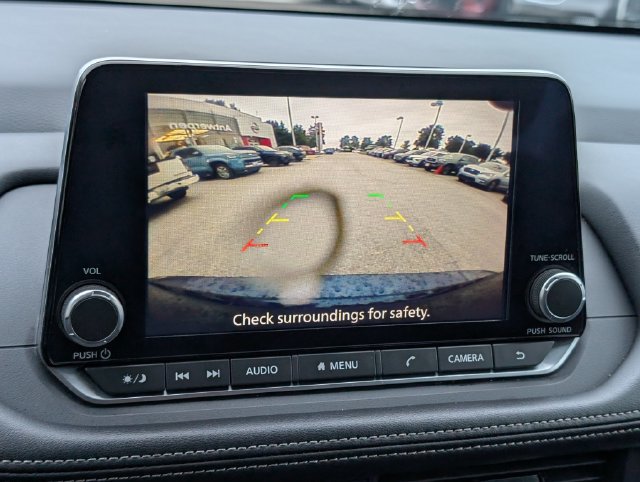 Used 2024 Nissan Rogue SV FWD image 28
