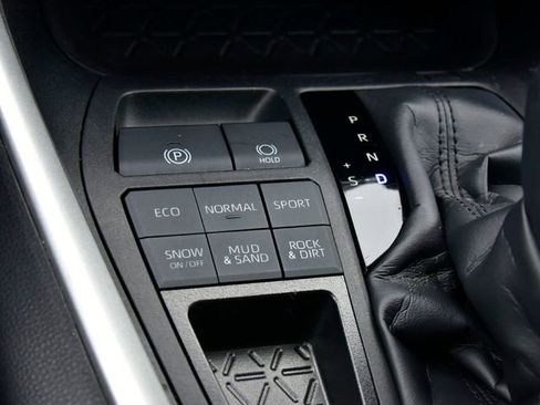 Certified 2024 Toyota RAV4 XLE image 25