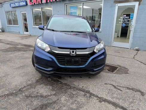 Used 2017 Honda HR-V LX image 3