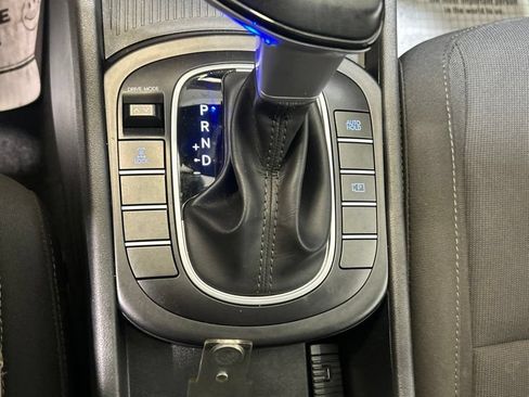 Used 2025 Hyundai Kona SEL AWD/4WD image 31