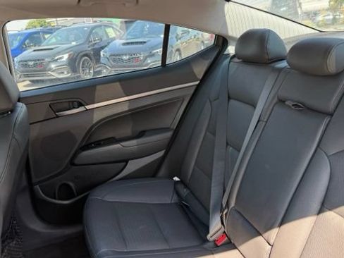 Used 2017 Hyundai Elantra Limited w/ Limited Tech Package 04 FWD image 12