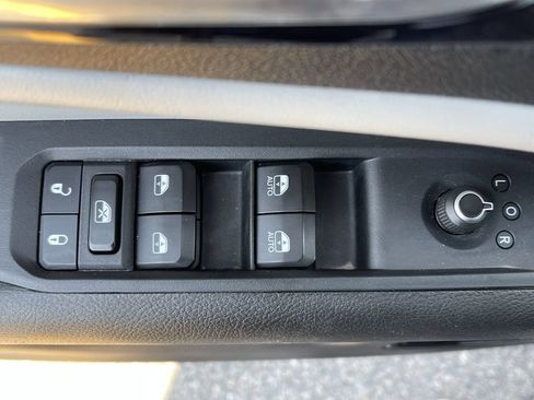 Used 2025 Jeep Compass Limited AWD/4WD image 26