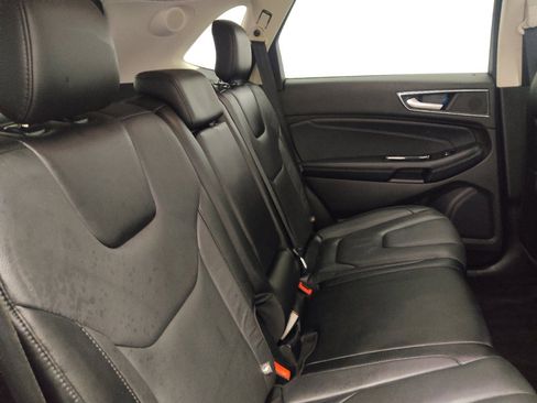 Used 2018 Ford Edge Titanium w/ Technology Package FWD image 19
