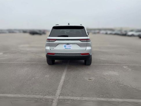 New 2026 Jeep Grand Cherokee Altitude image 10