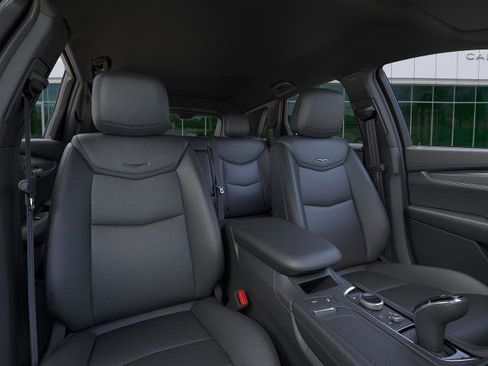 New 2026 Cadillac XT5 Luxury image 16