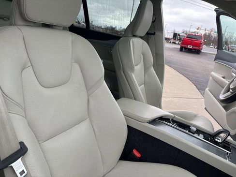 Used 2023 Volvo XC90 B5 Core w/ Climate Package image 34
