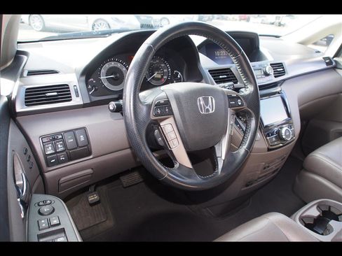 Used 2015 Honda Odyssey Touring image 18
