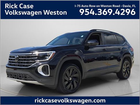 Certified 2026 Volkswagen Atlas SE w/ Panoramic Sunroof Package FWD image 1