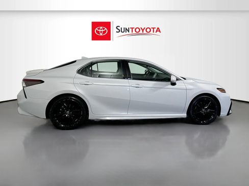 Used 2024 Toyota Camry XSE FWD image 2