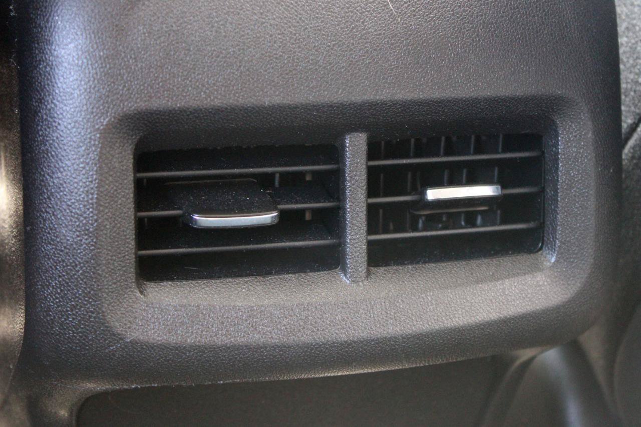 Used 2020 Chevrolet Equinox LT FWD image 43