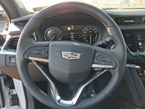 New 2025 Cadillac XT6 Premium Luxury w/ LPO, Floor Liner Package AWD/4WD image 10