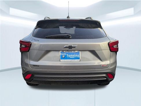 Used 2024 Chevrolet Trax RS w/ Sunroof Package image 4