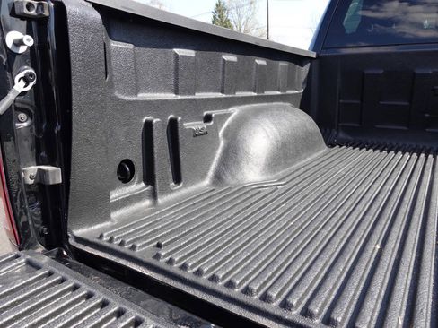 Used 2023 RAM 1500 Classic SLT w/ Electronics Convenience Group image 27