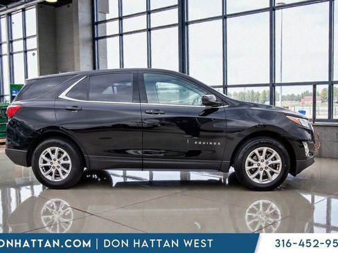Used 2020 Chevrolet Equinox LT w/ Driver Convenience Package image 32