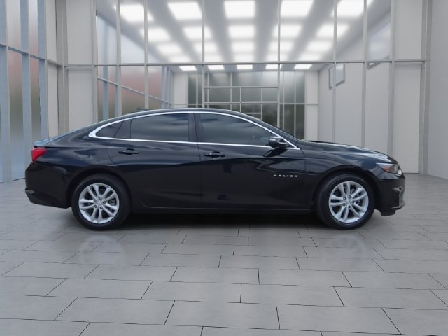 Used 2018 Chevrolet Malibu LT w/ Driver Confidence Package FWD image 9