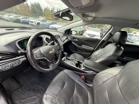 Used 2018 Chevrolet Volt Premier w/ Driver Confidence Package image 17