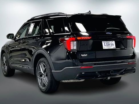 Used 2025 Ford Explorer ST-Line w/ ST-Line Street Pack image 5