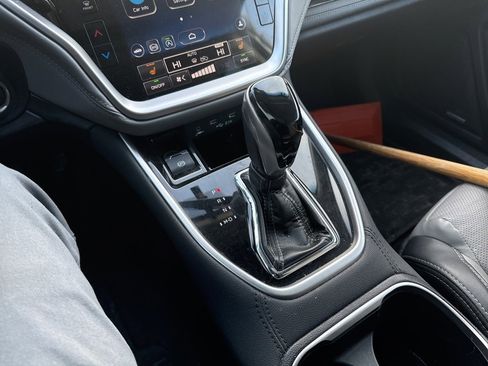 Used 2020 Subaru Outback Limited image 11