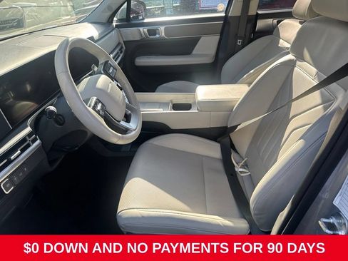Used 2025 Hyundai Santa Fe SEL FWD image 4