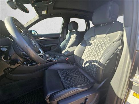 Used 2022 Audi SQ5 Prestige image 11