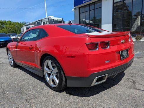 Used 2010 Chevrolet Camaro SS w/ LPO, Ground Effects Package RWD image 10
