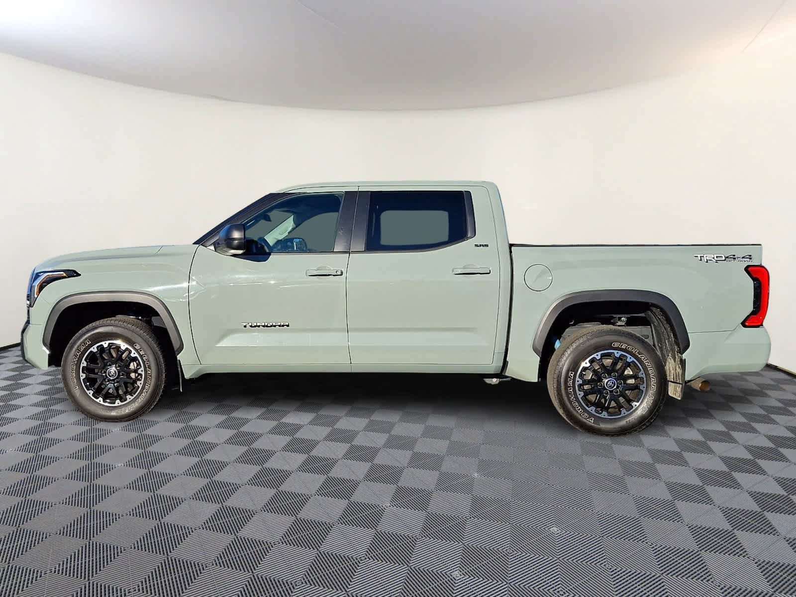 Used 2024 Toyota Tundra SR5 w/ TRD Off-Road Package AWD/4WD image 8