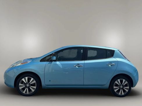 Used 2015 Nissan Leaf SV w/ LED & Quick Charge Package FWD image 5