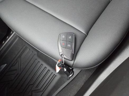 New 2026 GMC Canyon Elevation w/ Convenience Package image 38