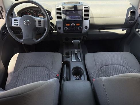 Used 2019 Nissan Frontier SV w/ Value Truck Package RWD image 11