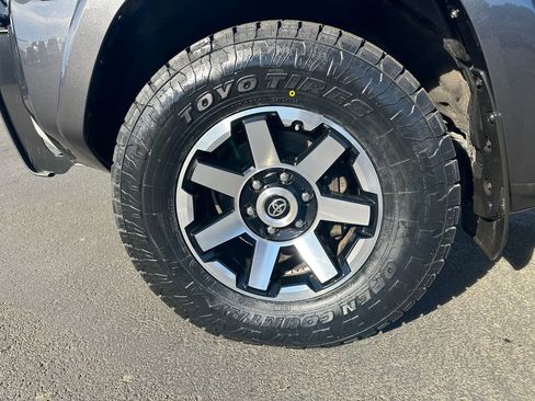 Used 2020 Toyota 4Runner TRD Off-Road Premium image 12