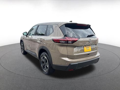 Used 2025 Nissan Rogue SV AWD/4WD image 12