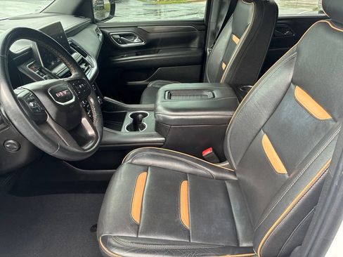 Used 2023 GMC Yukon AT4 AWD/4WD image 9