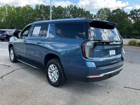 Used 2025 Chevrolet Suburban LT w/ Comfort Package AWD/4WD image 25