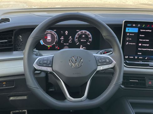 New 2026 Volkswagen Tiguan SE R-Line FWD image 8