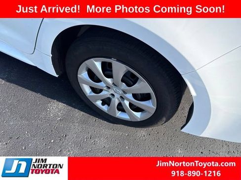 Used 2025 Toyota Corolla LE FWD image 6