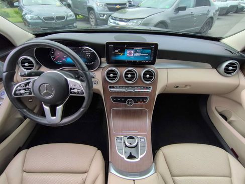 Used 2021 Mercedes-Benz C 300 4MATIC Sedan image 16
