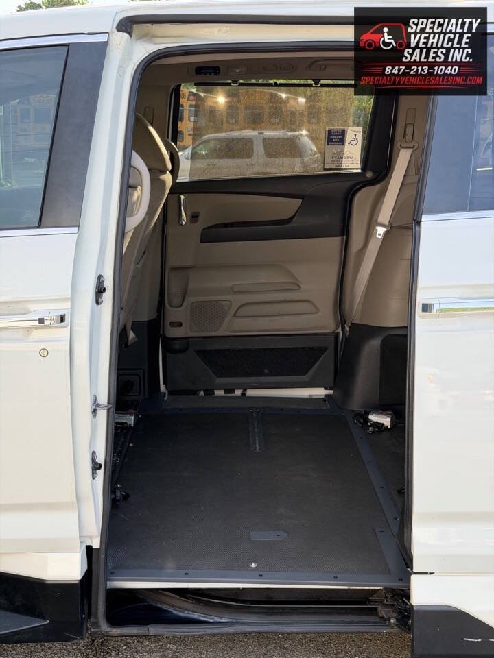 Used 2015 Honda Odyssey EX image 16