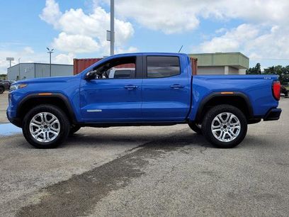 New 2025 GMC Canyon Elevation w/ Convenience Package