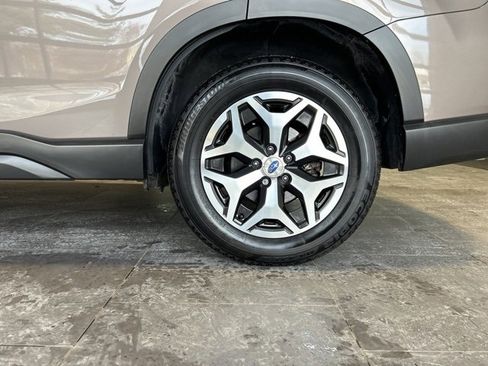 Used 2023 Subaru Forester Premium image 42